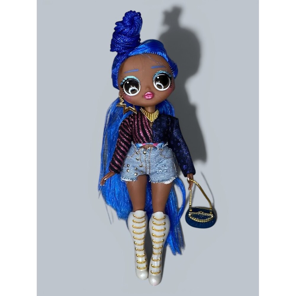 LOL Surprise OMG Miss Independent Doll Blue Hair Purse Boots Fashion Doll